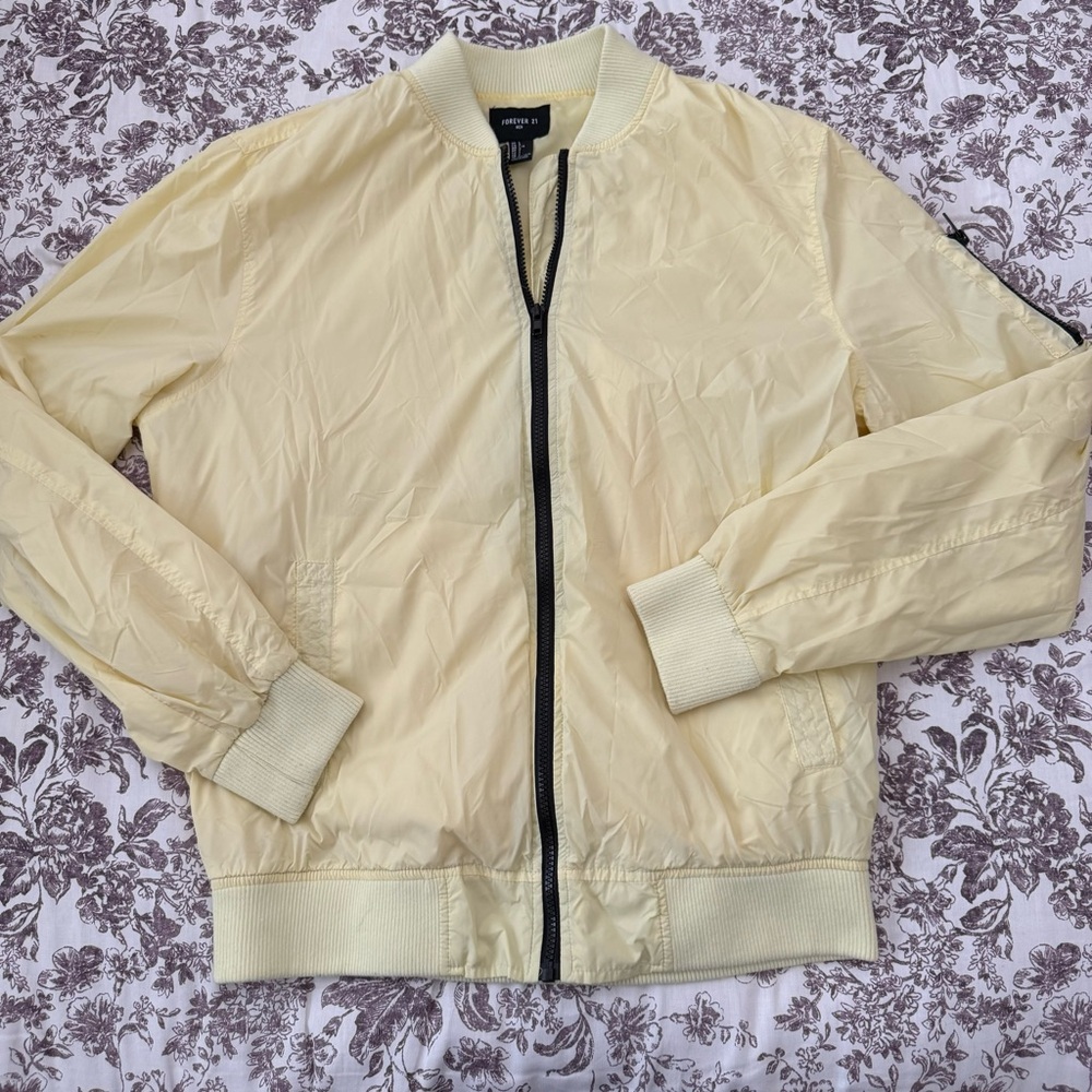 Forever 21 Men's Light Yellow Bomber Jacket size L